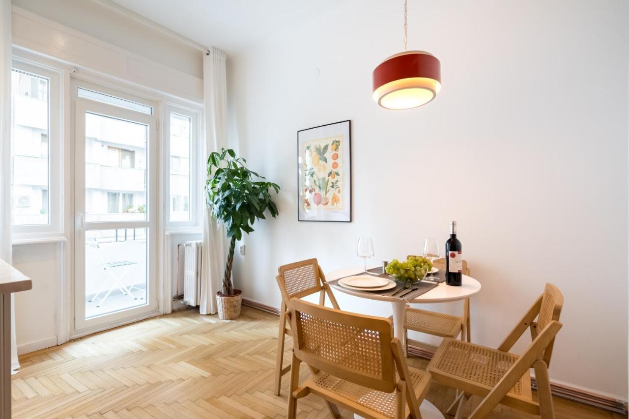 Cismigiu Serenity: 1Br Flat With Scenic Balcony Bucharest Exterior photo