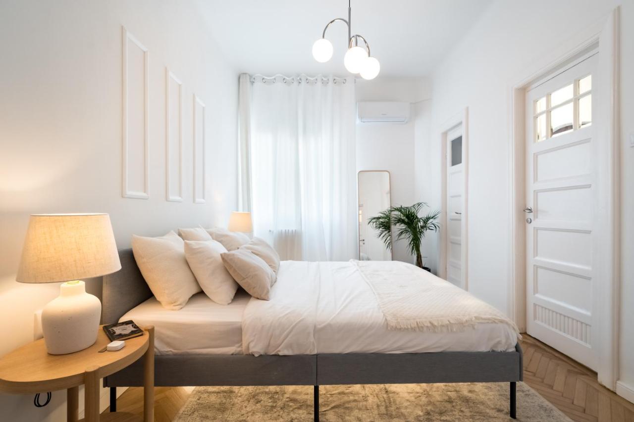 Cismigiu Serenity: 1Br Flat With Scenic Balcony Bucharest Exterior photo