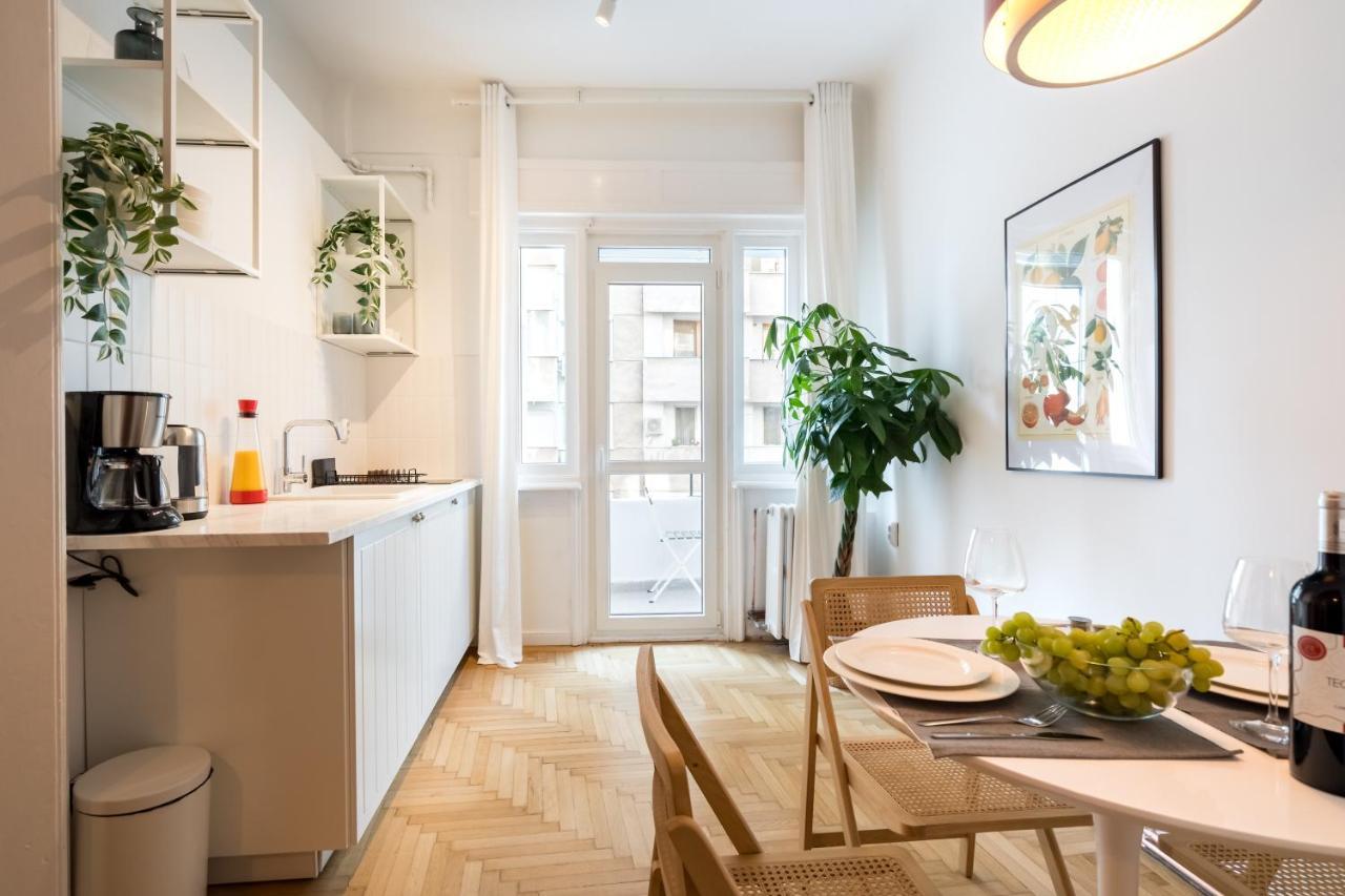 Cismigiu Serenity: 1Br Flat With Scenic Balcony Bucharest Exterior photo