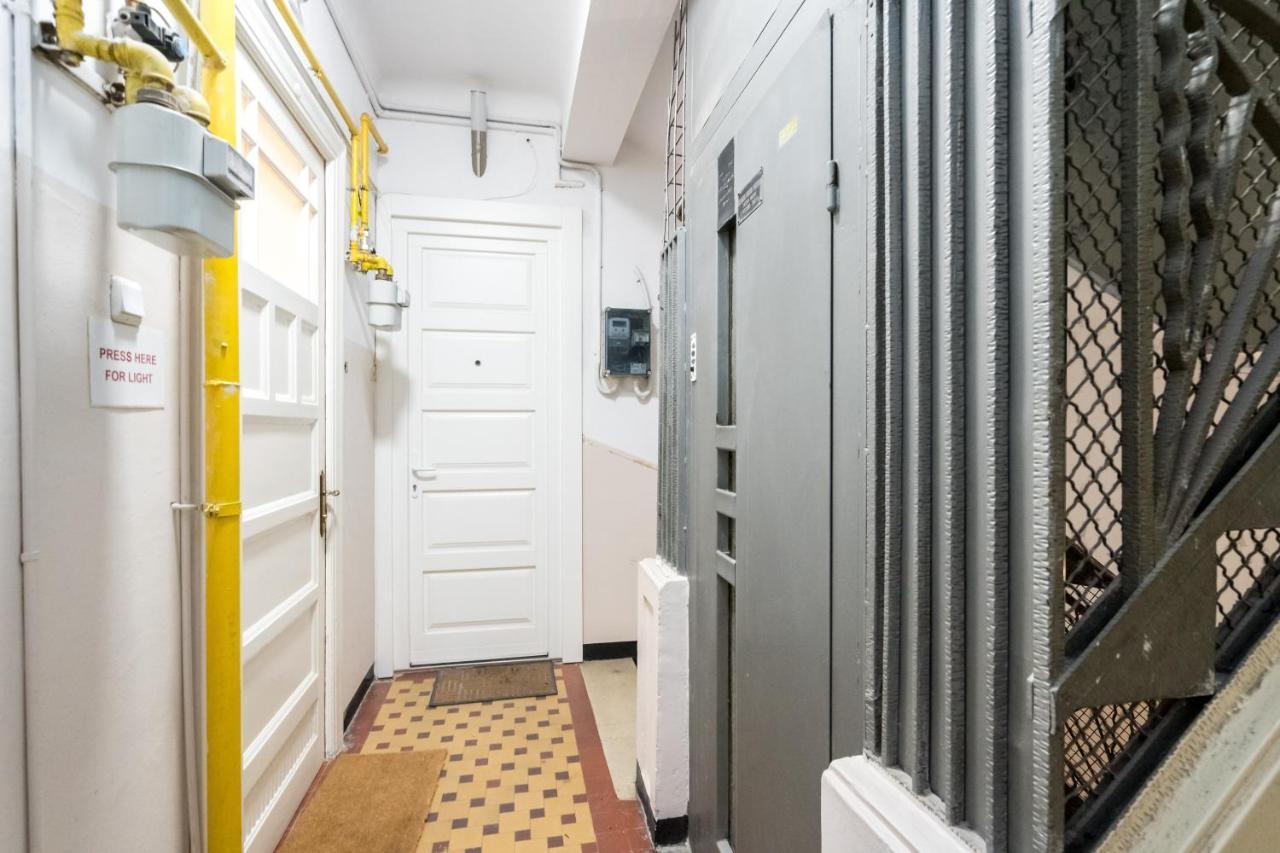 Cismigiu Serenity: 1Br Flat With Scenic Balcony Bucharest Exterior photo
