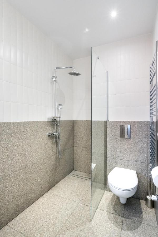 Cismigiu Serenity: 1Br Flat With Scenic Balcony Bucharest Exterior photo
