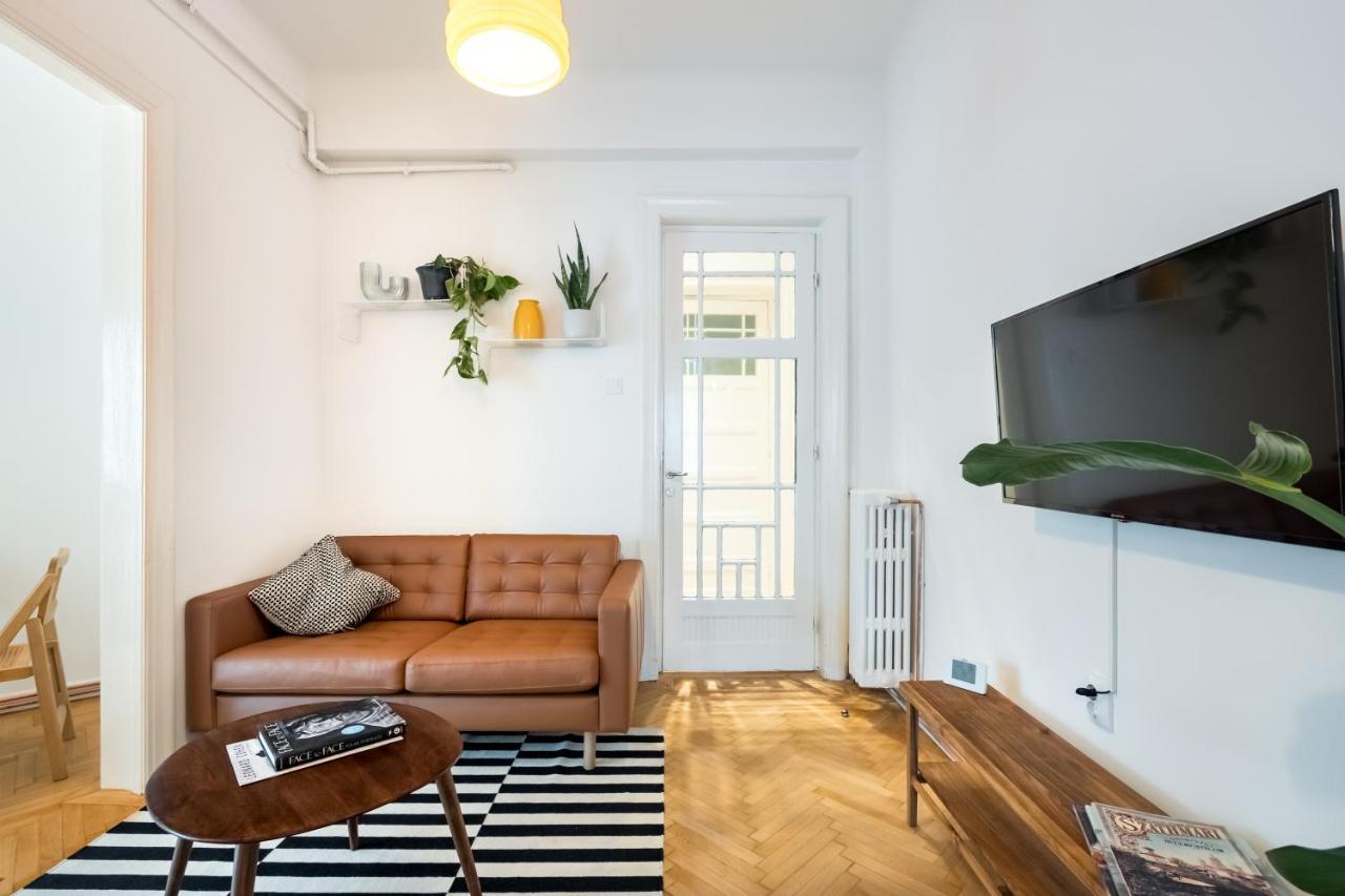 Cismigiu Serenity: 1Br Flat With Scenic Balcony Bucharest Exterior photo